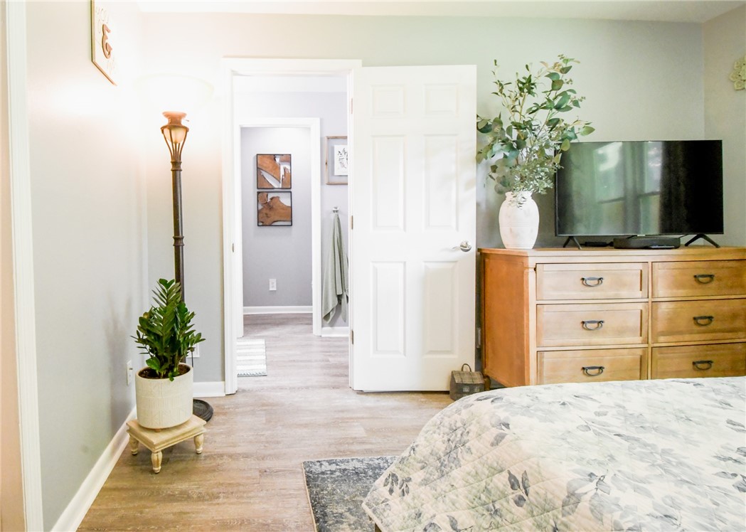 1105 E SAMFORD AVENUE