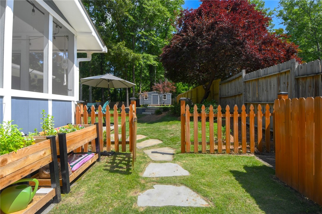 1105 E SAMFORD AVENUE