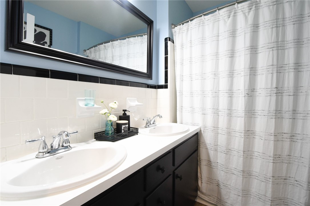 1105 E SAMFORD AVENUE