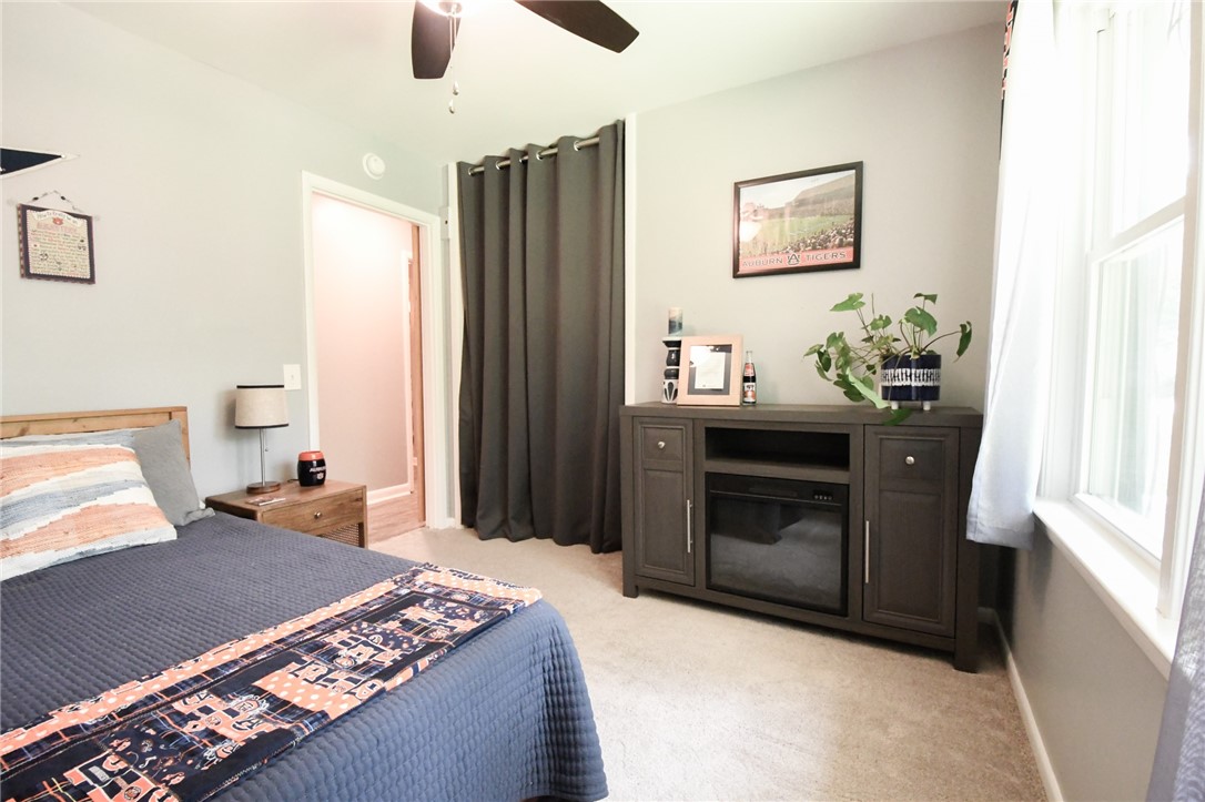 1105 E SAMFORD AVENUE