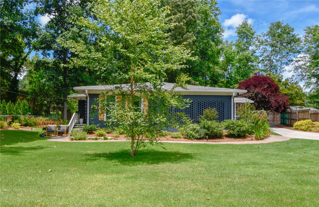 1105 E SAMFORD AVENUE