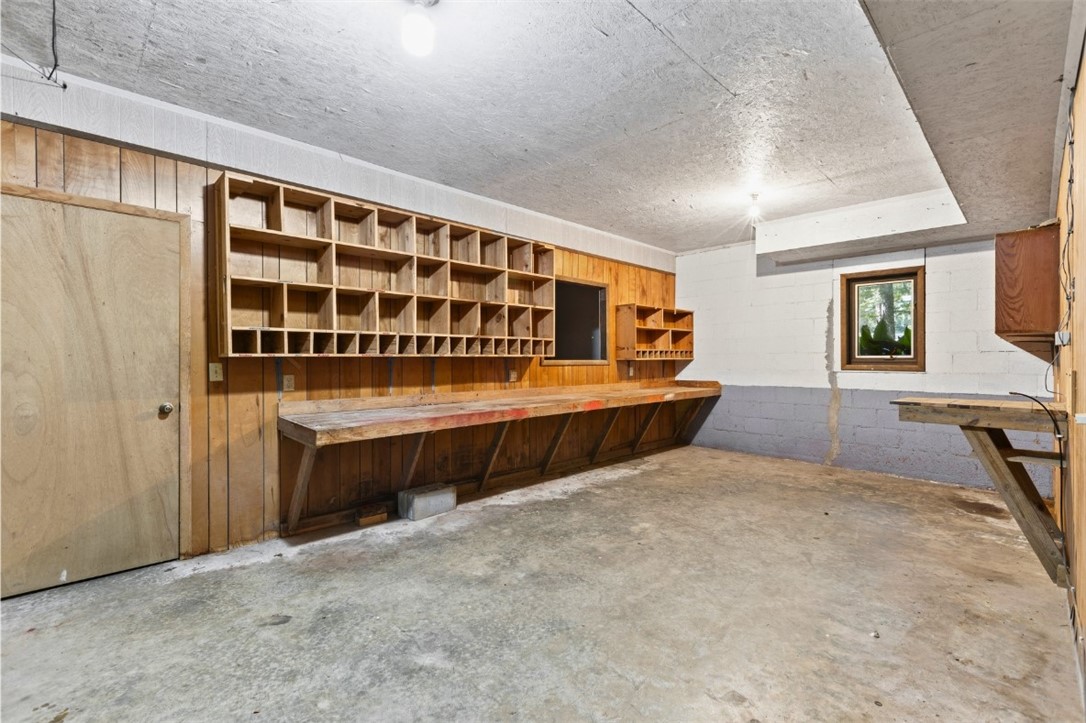 711 OAK KNOLL CIRCLE