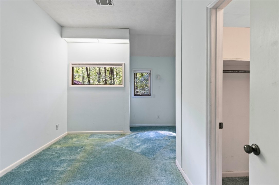 711 OAK KNOLL CIRCLE