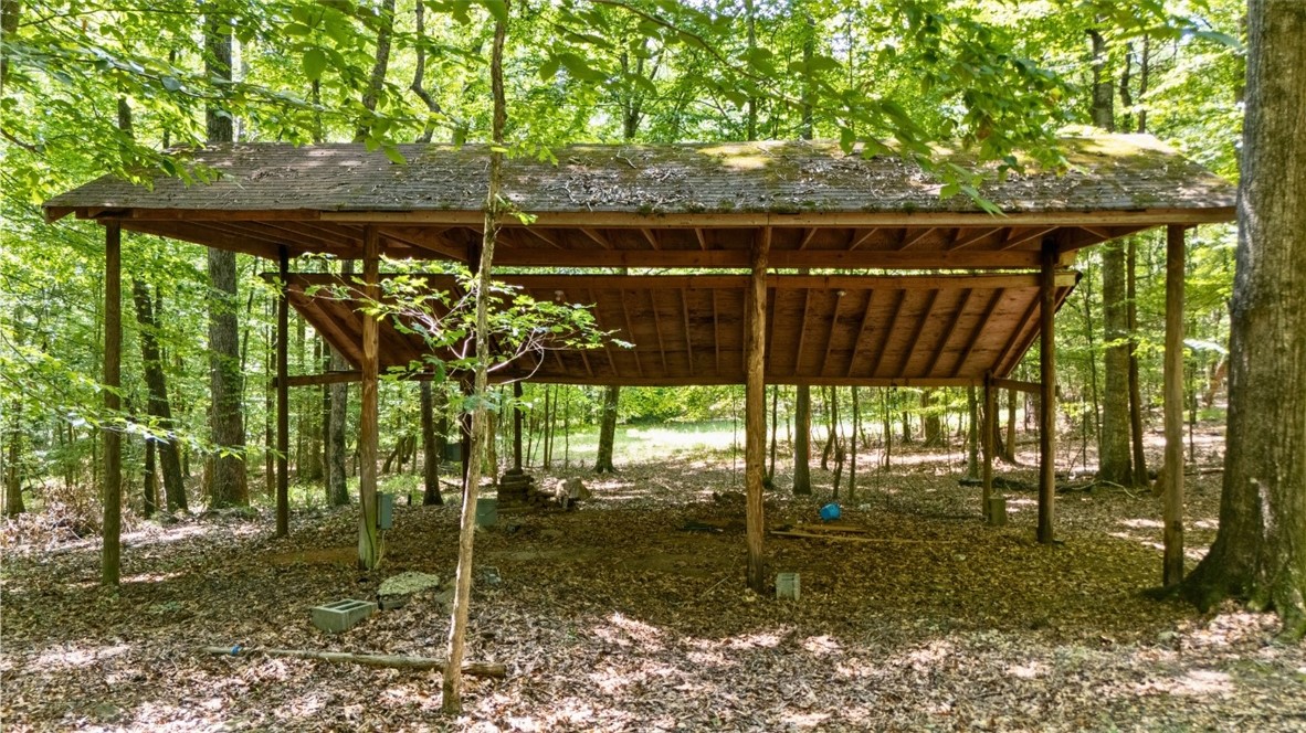 711 OAK KNOLL CIRCLE