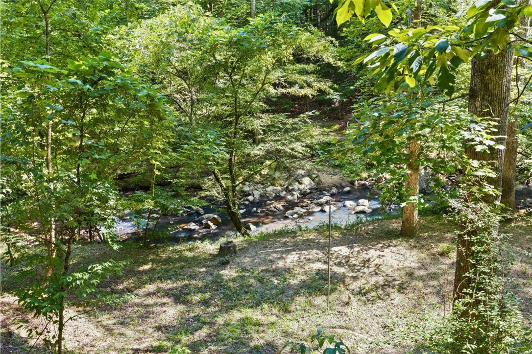 711 OAK KNOLL CIRCLE