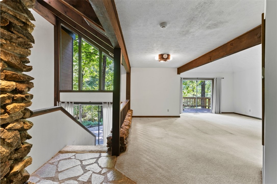 711 OAK KNOLL CIRCLE