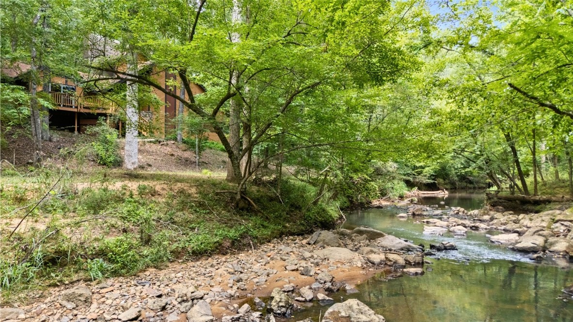 711 OAK KNOLL CIRCLE