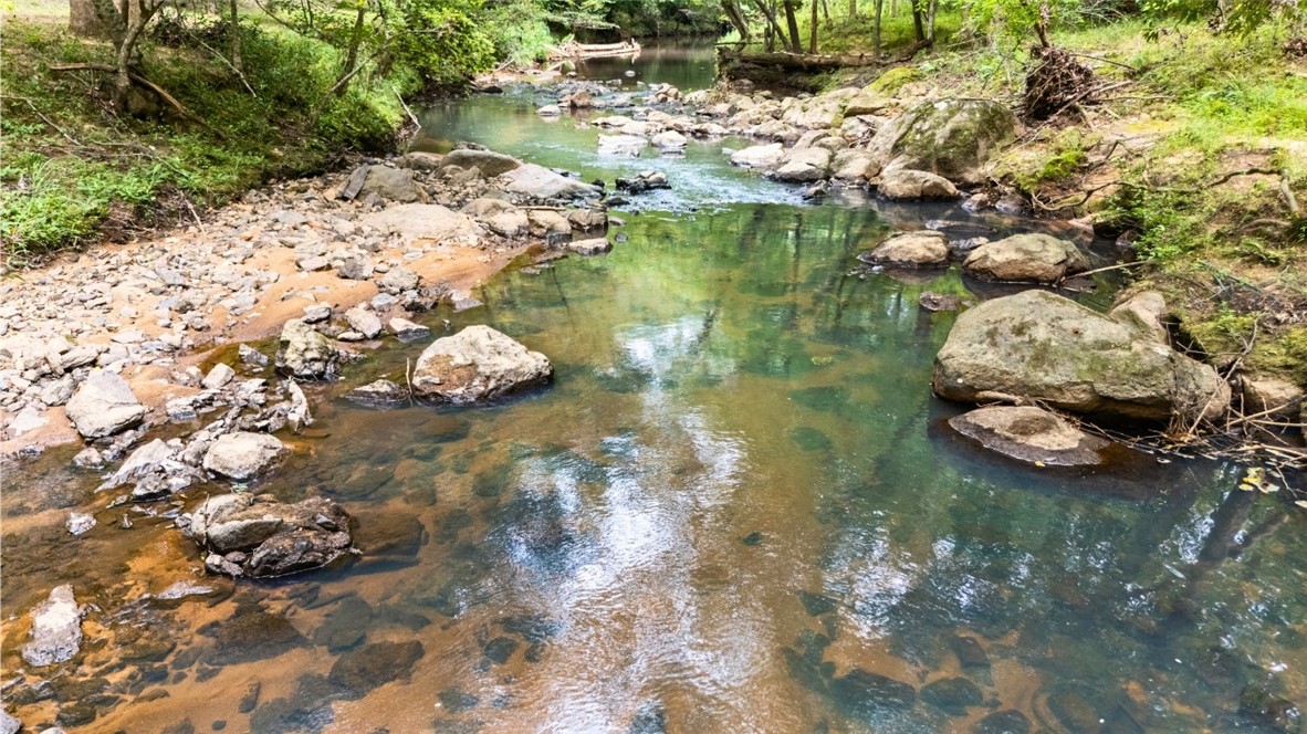 711 OAK KNOLL CIRCLE