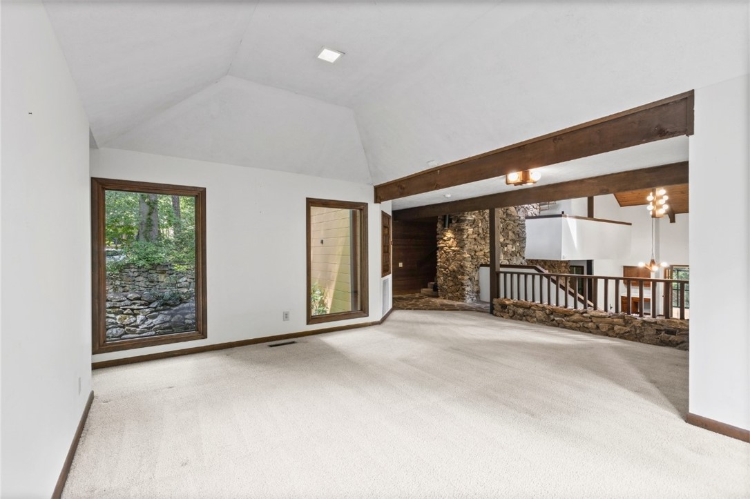 711 OAK KNOLL CIRCLE