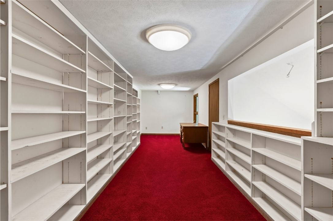 711 OAK KNOLL CIRCLE