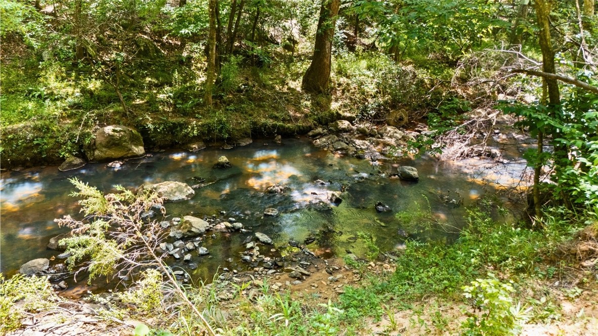 711 OAK KNOLL CIRCLE