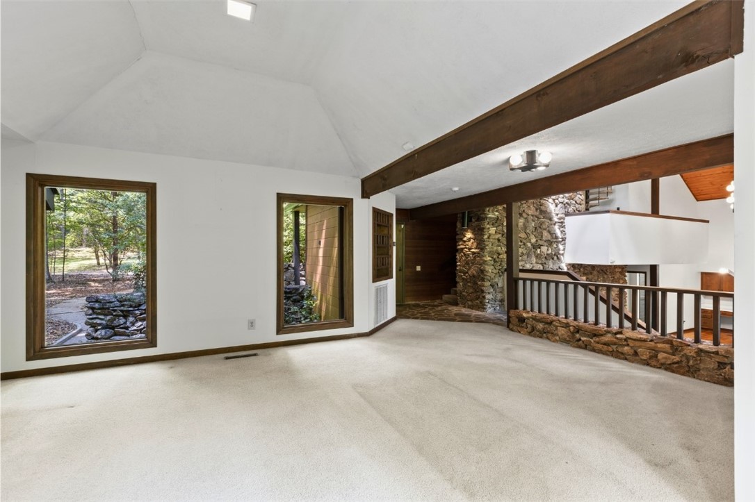 711 OAK KNOLL CIRCLE