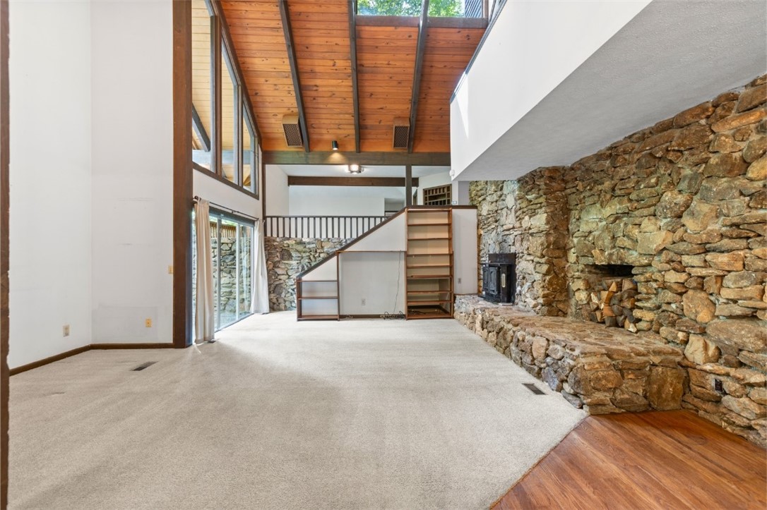 711 OAK KNOLL CIRCLE