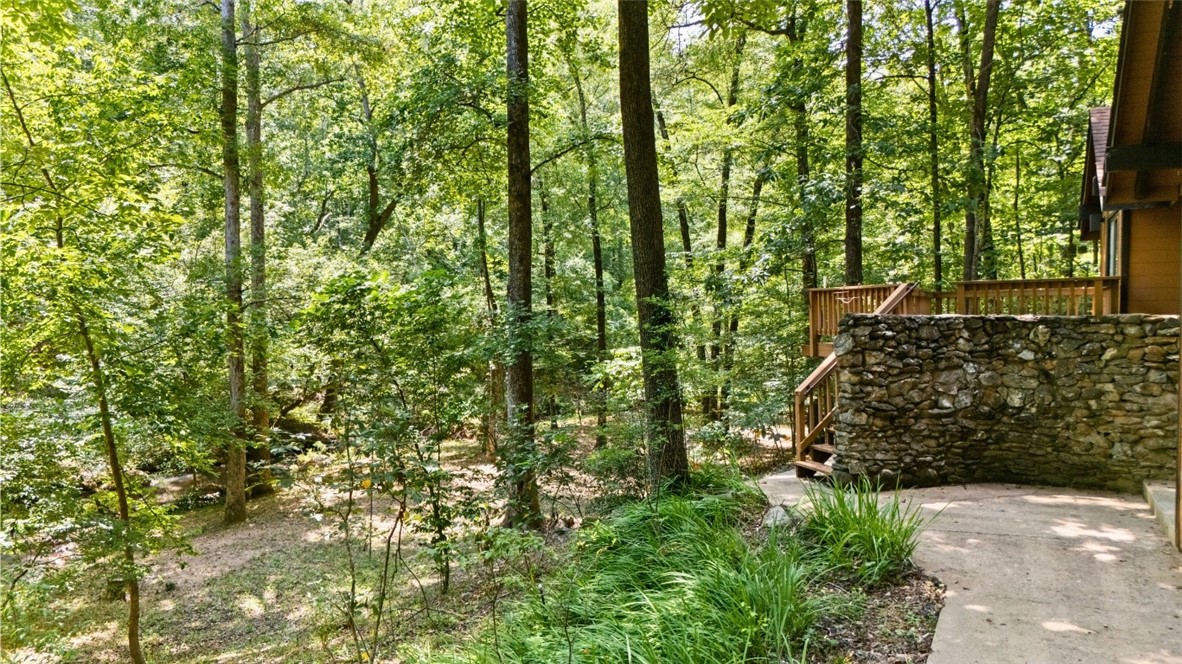 711 OAK KNOLL CIRCLE