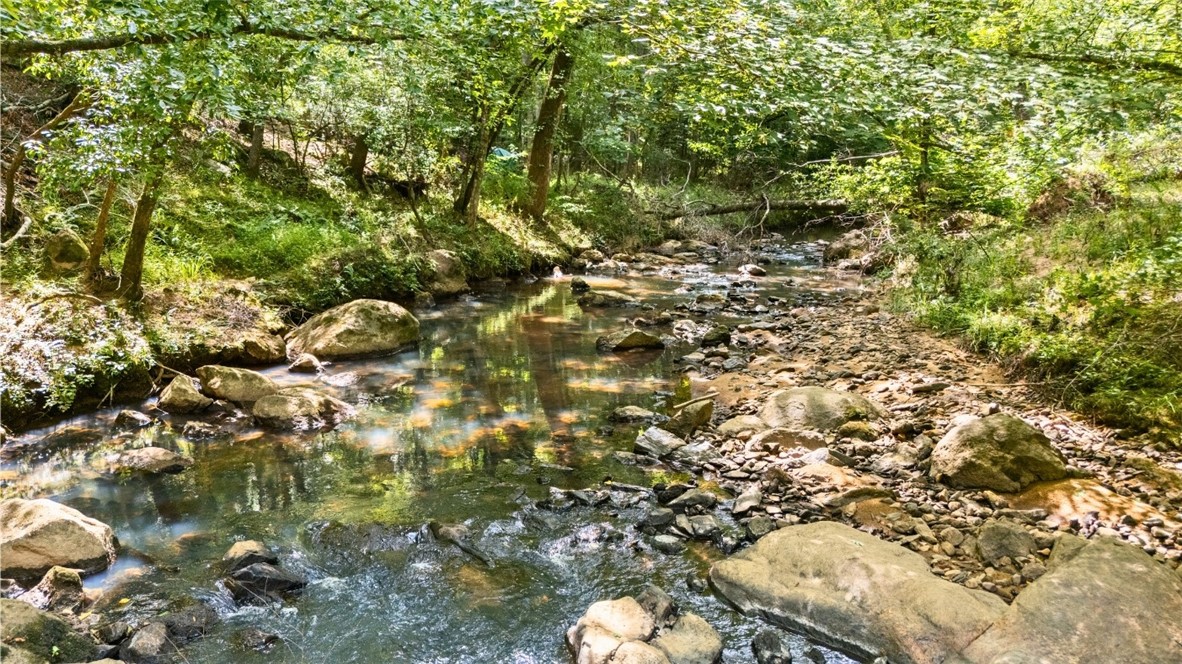 711 OAK KNOLL CIRCLE