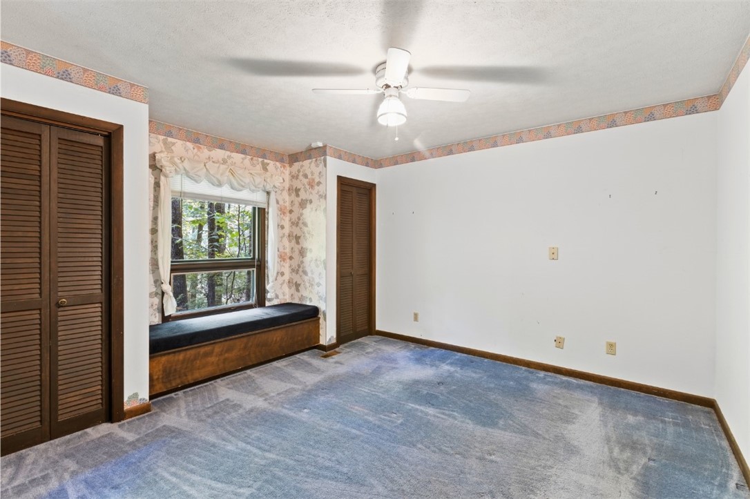 711 OAK KNOLL CIRCLE