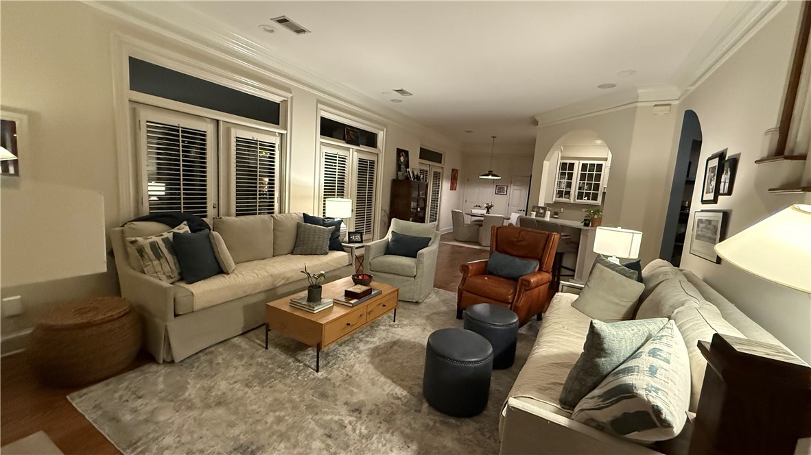 815 MILLERS POINT ROAD