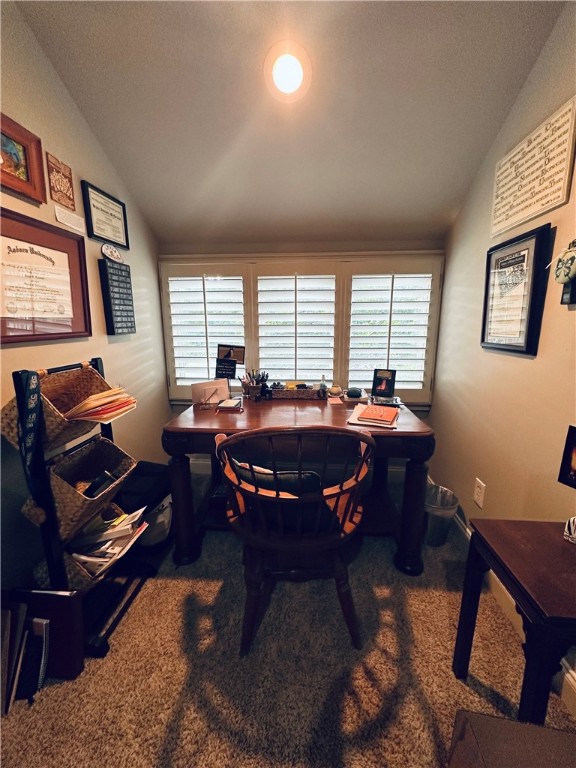 815 MILLERS POINT ROAD