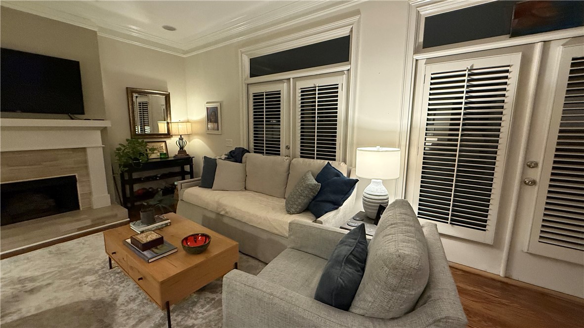 815 MILLERS POINT ROAD