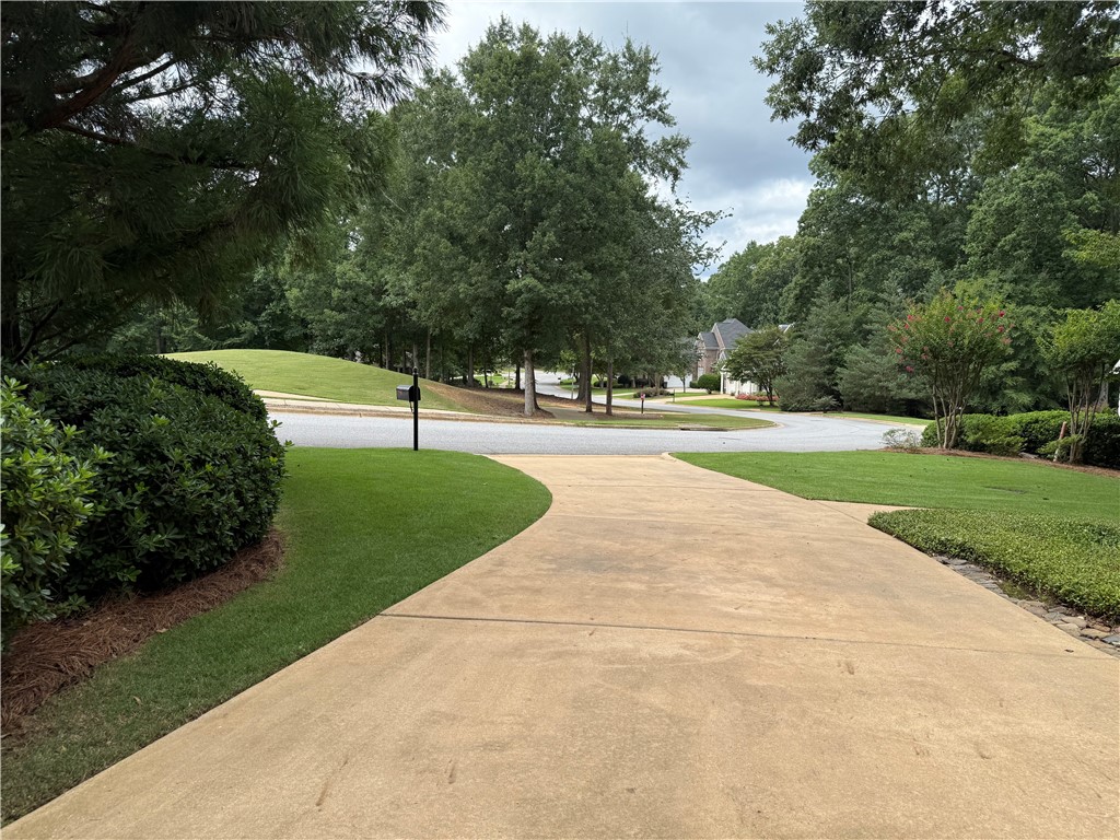 815 MILLERS POINT ROAD