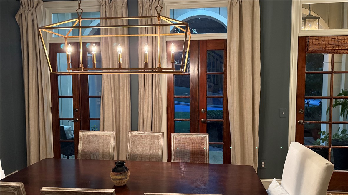 815 MILLERS POINT ROAD