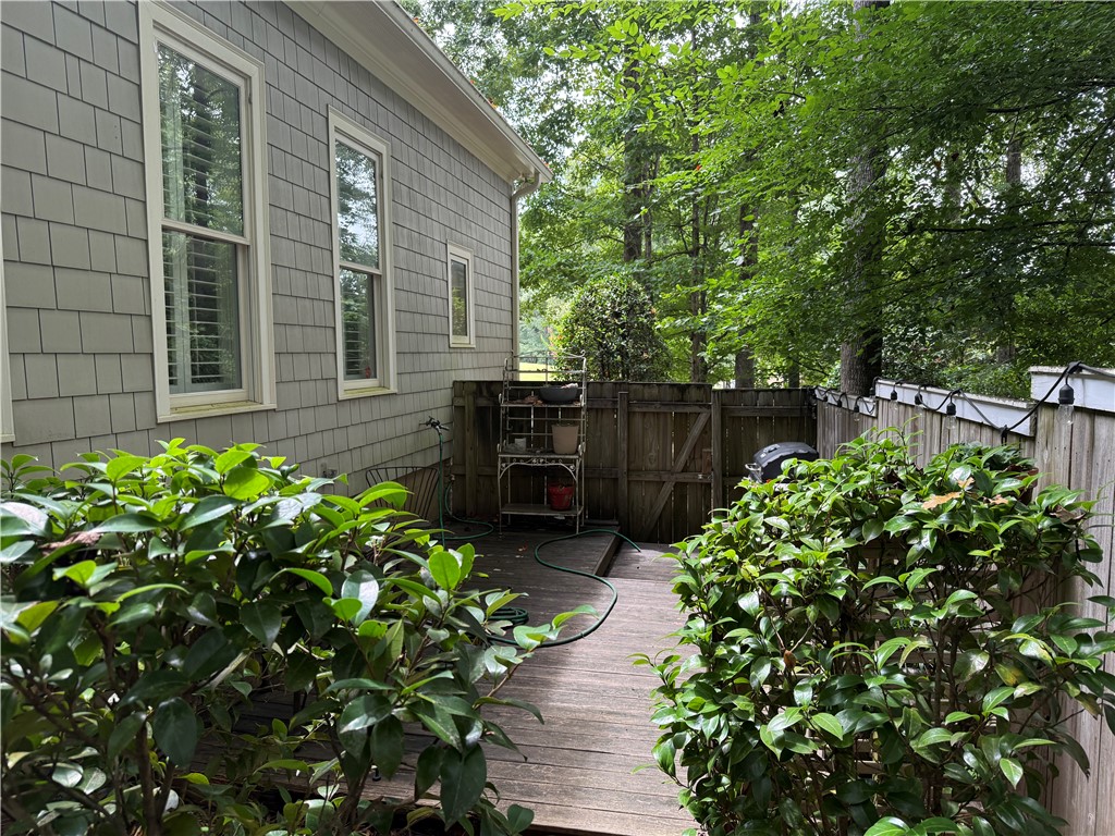 815 MILLERS POINT ROAD