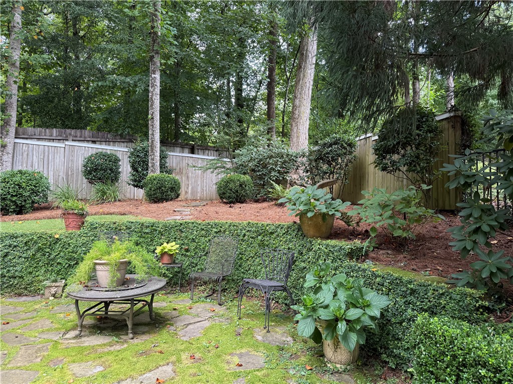 815 MILLERS POINT ROAD