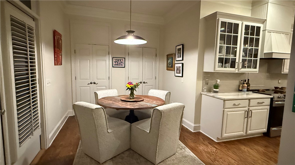 815 MILLERS POINT ROAD