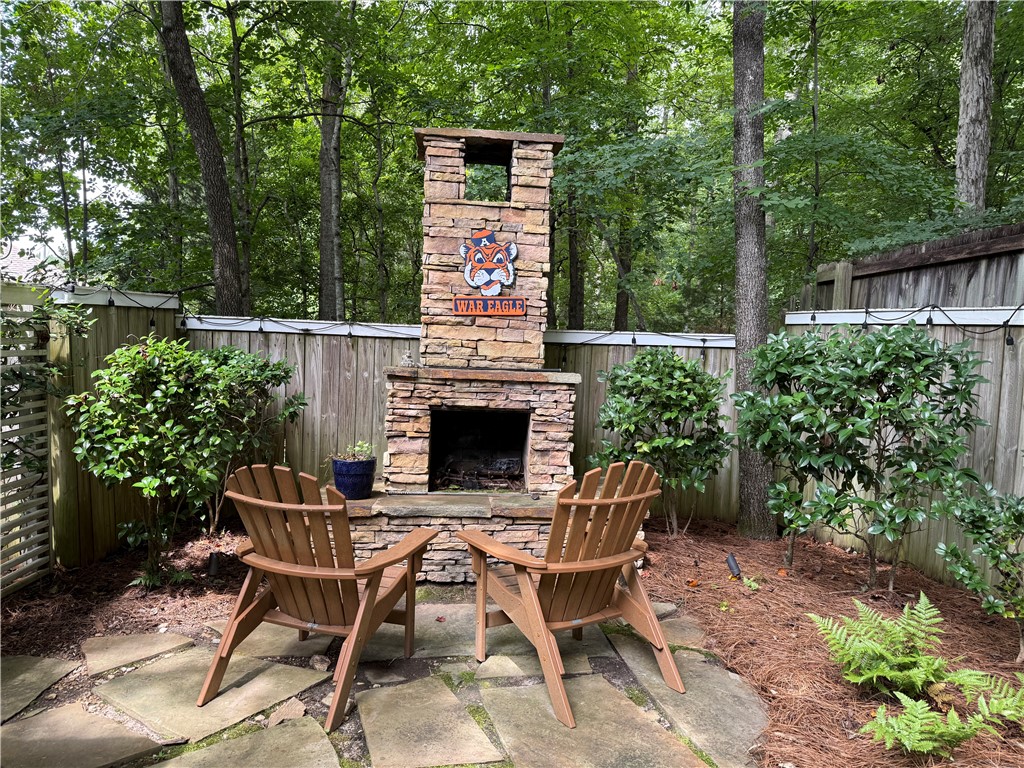 815 MILLERS POINT ROAD