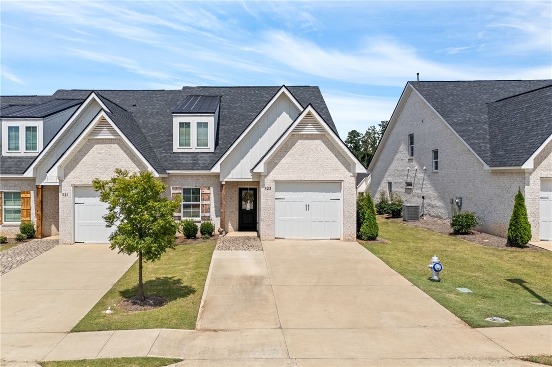 523 CLOVERDALE DRIVE