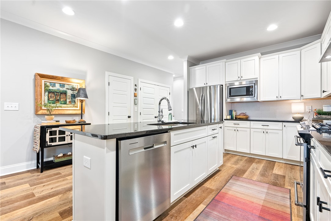 523 CLOVERDALE DRIVE