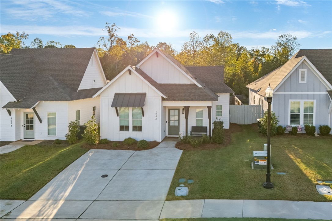 1282 WOODLAND CIRCLE