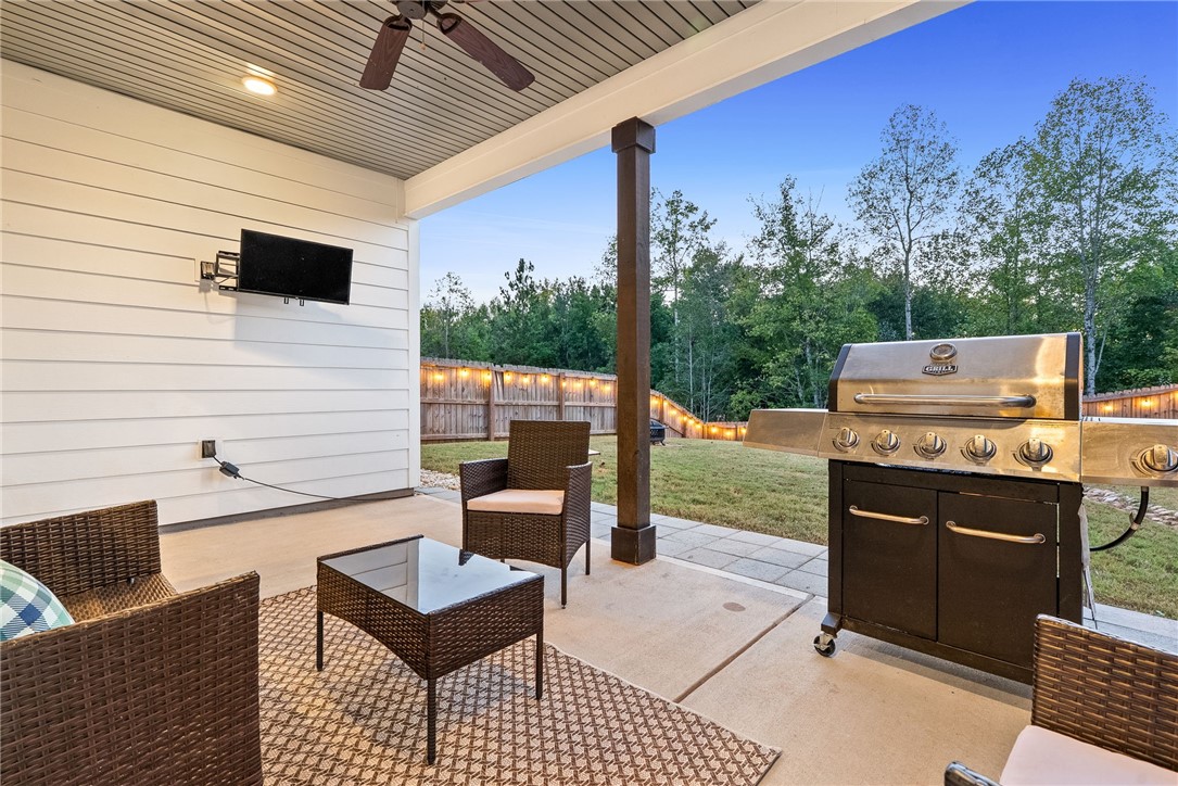 1282 WOODLAND CIRCLE