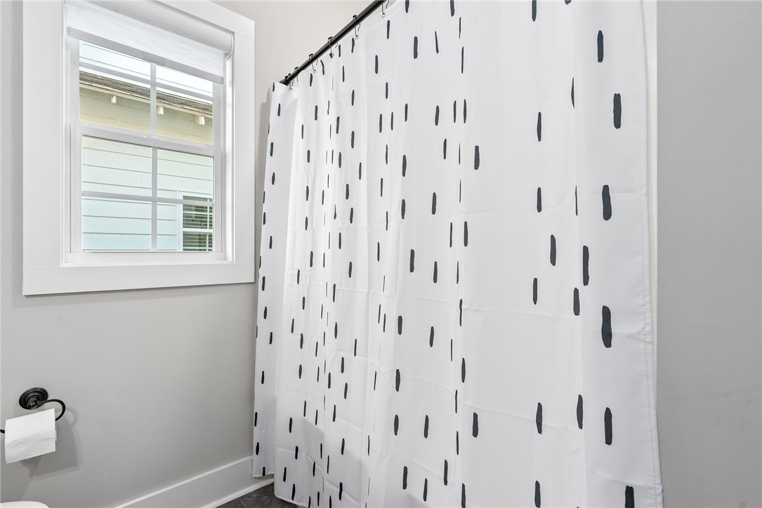 1282 WOODLAND CIRCLE