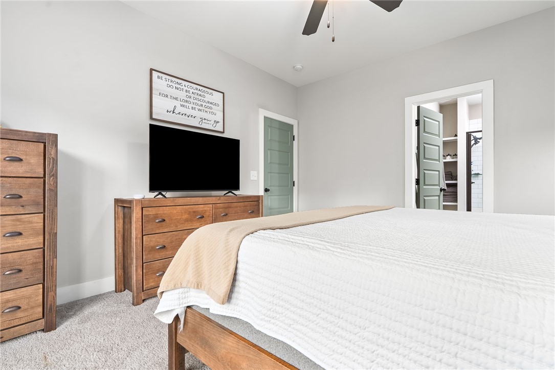 1282 WOODLAND CIRCLE