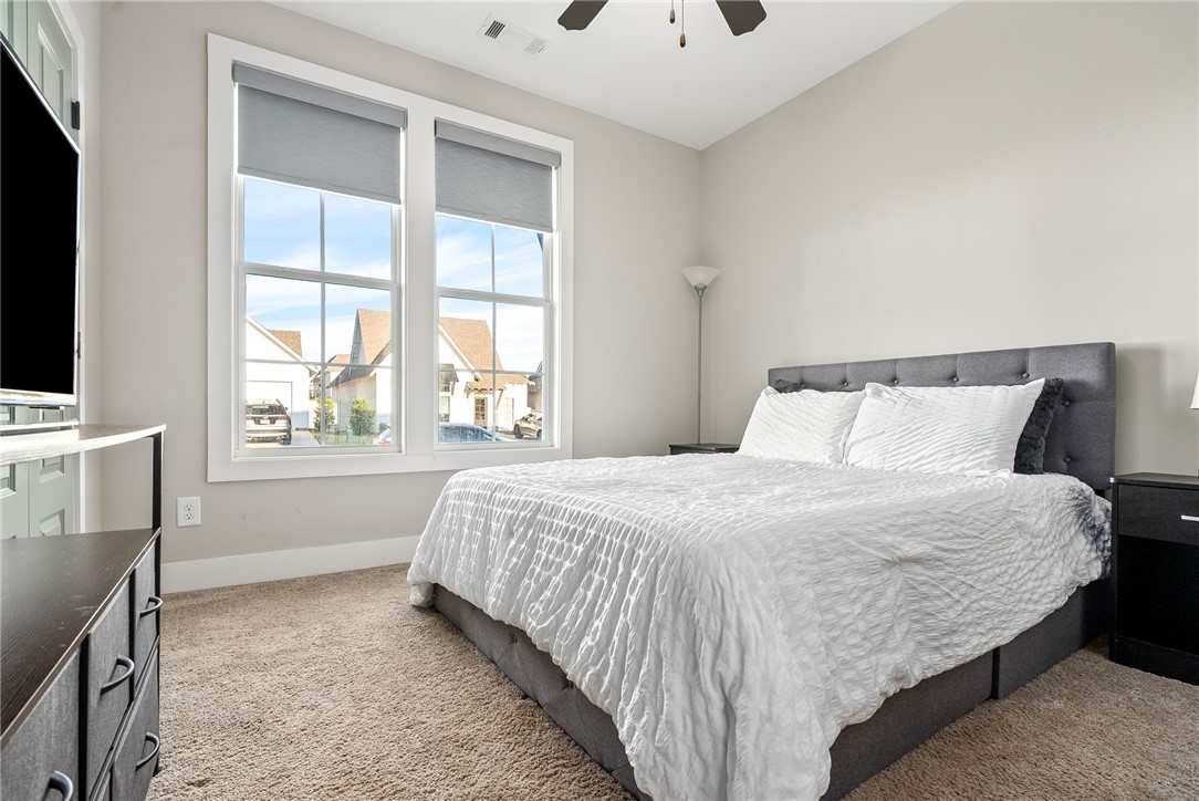 1282 WOODLAND CIRCLE