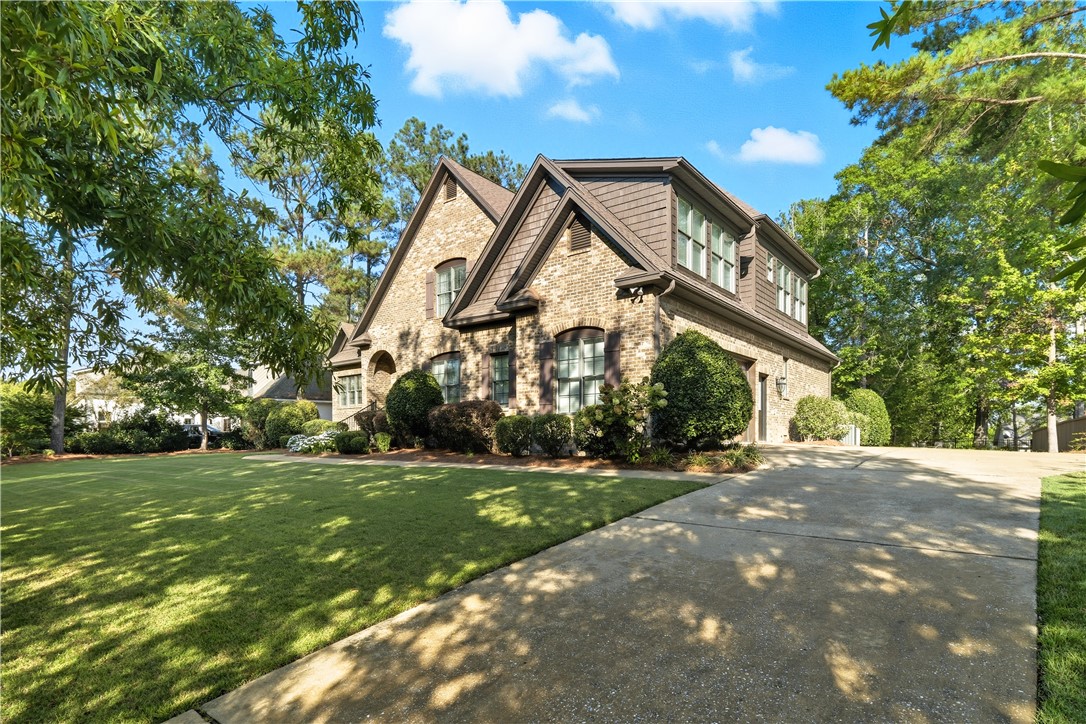 1703 GLENDALE CIRCLE