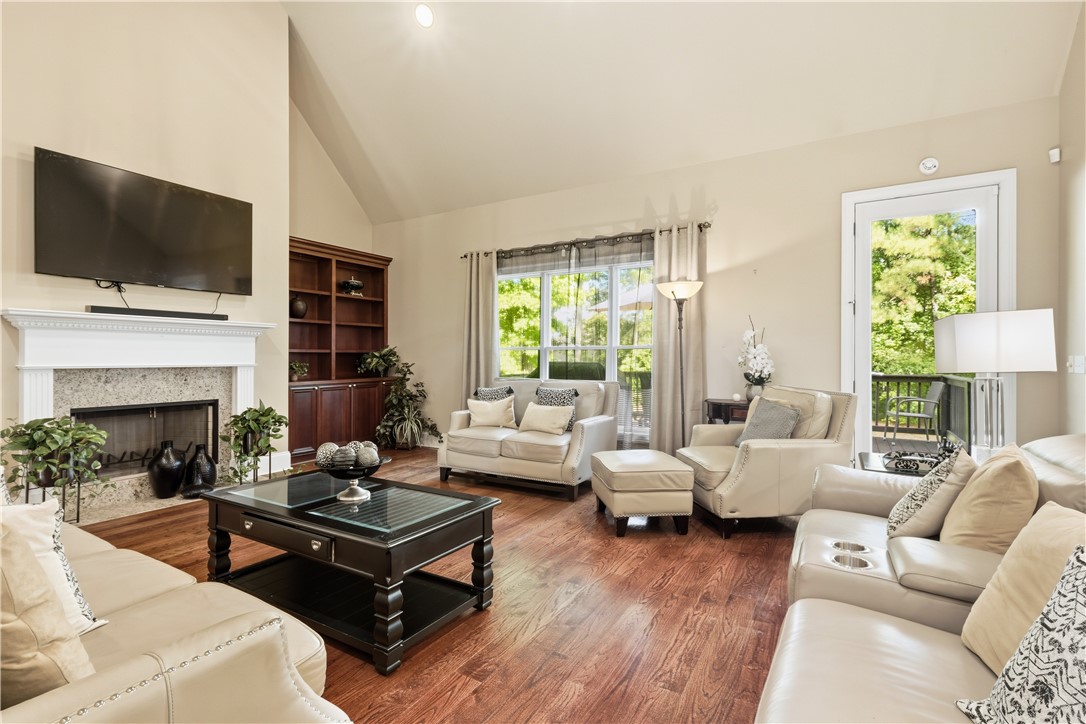 1703 GLENDALE CIRCLE