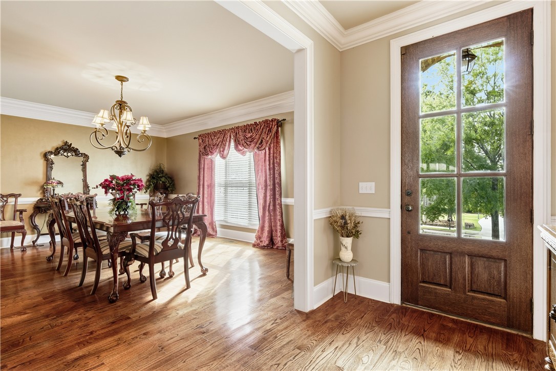 1703 GLENDALE CIRCLE