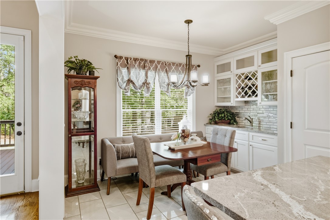 1703 GLENDALE CIRCLE