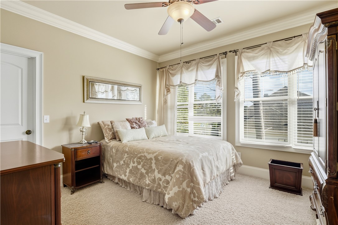 1703 GLENDALE CIRCLE