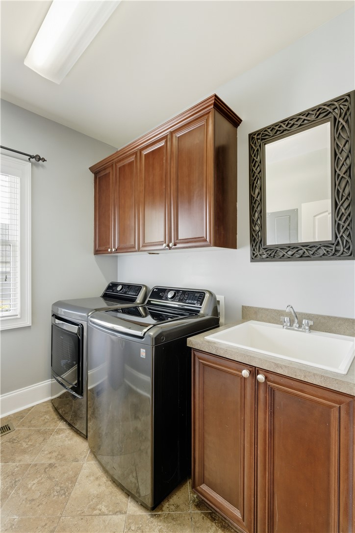 1703 GLENDALE CIRCLE