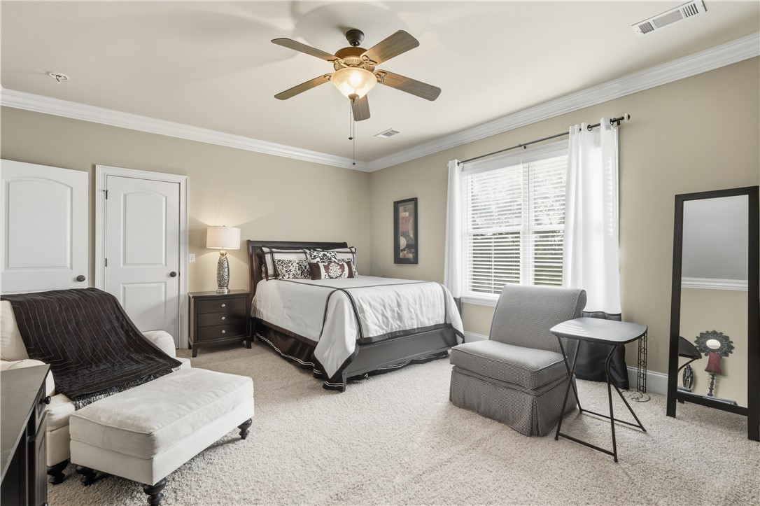 1703 GLENDALE CIRCLE