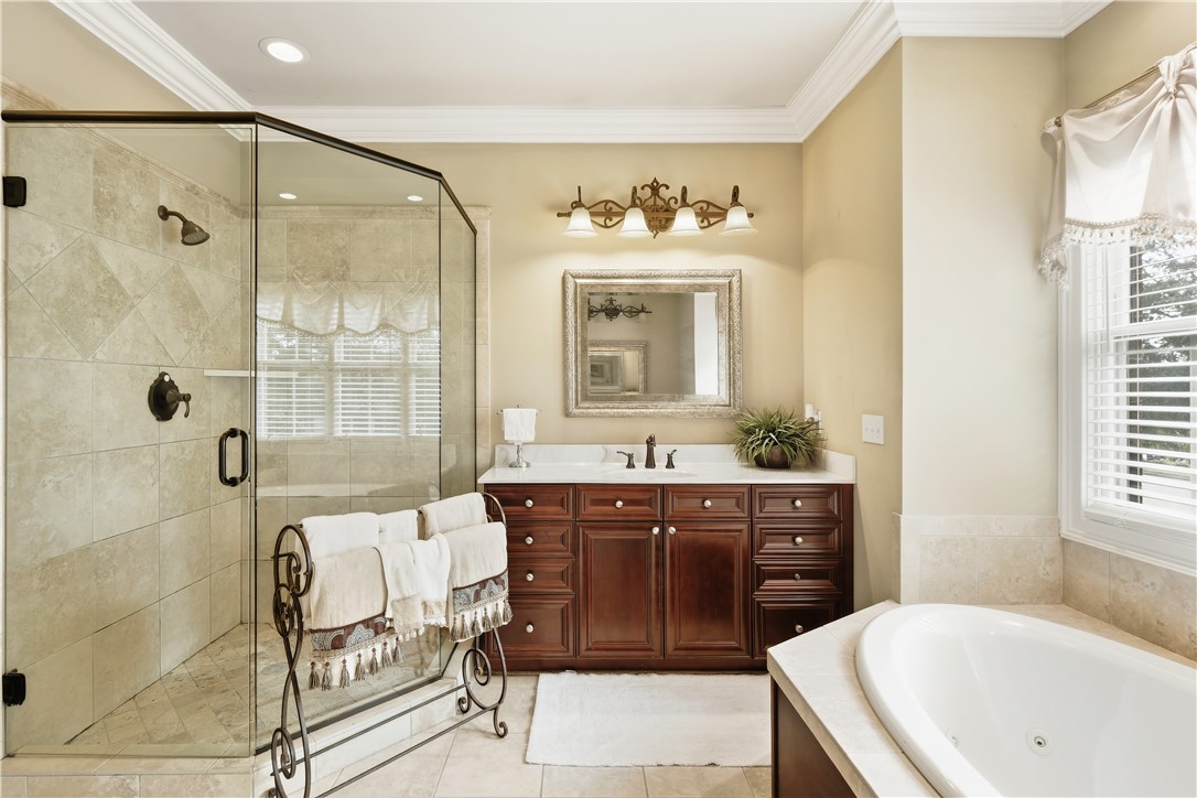 1703 GLENDALE CIRCLE