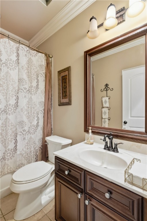 1703 GLENDALE CIRCLE