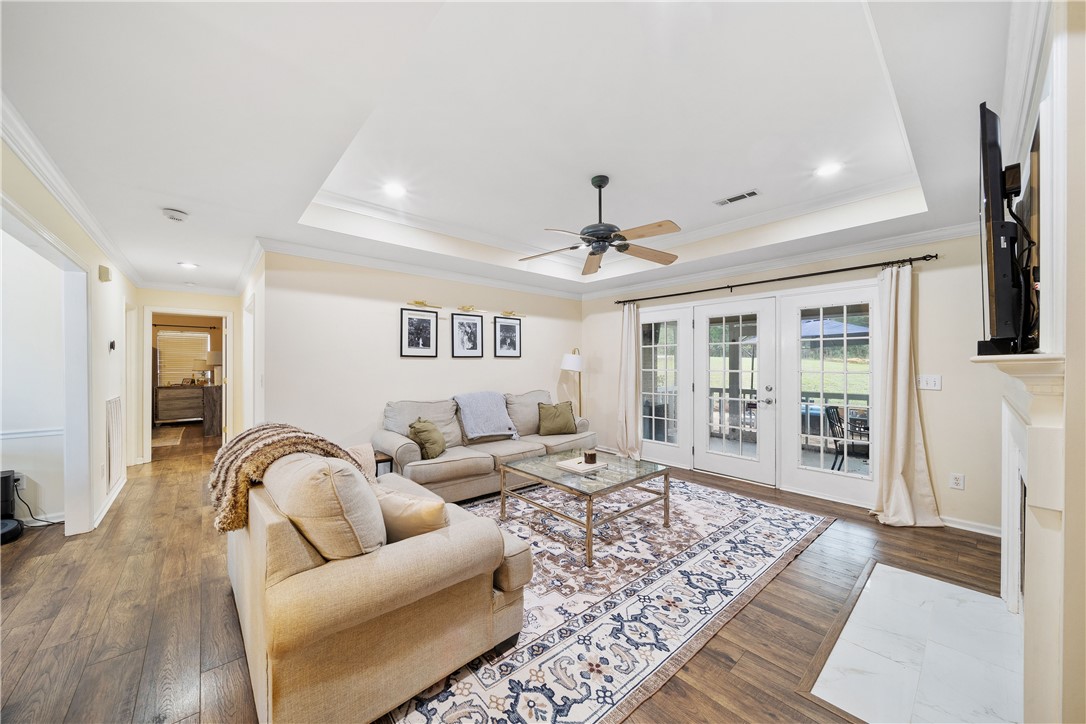 1531 FALLEN OAKS COURT