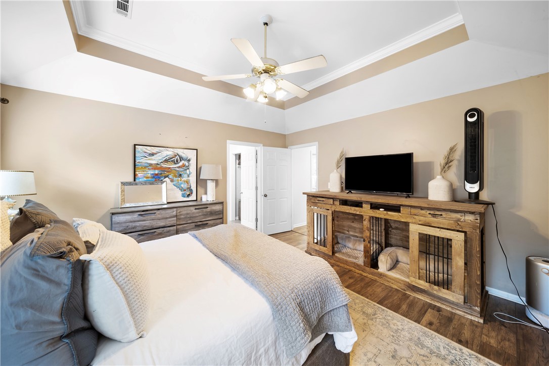 1531 FALLEN OAKS COURT