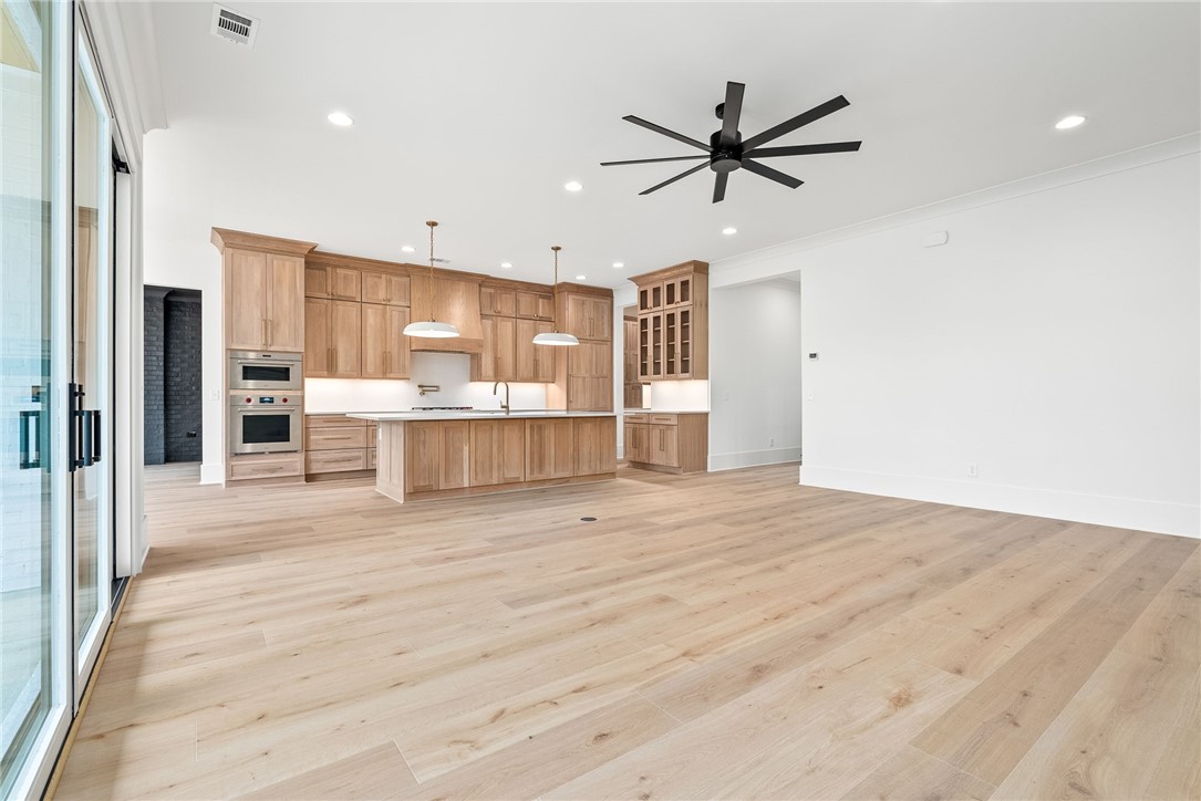 800 SUMMERLIN CIRCLE