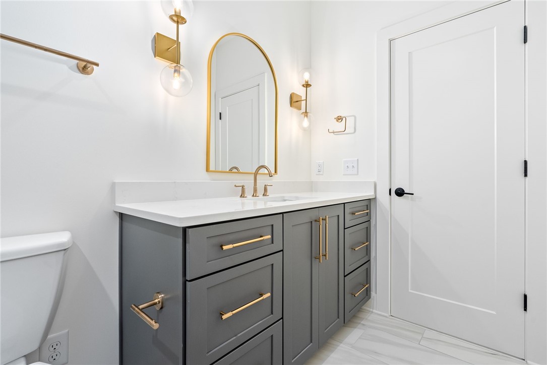 800 SUMMERLIN CIRCLE