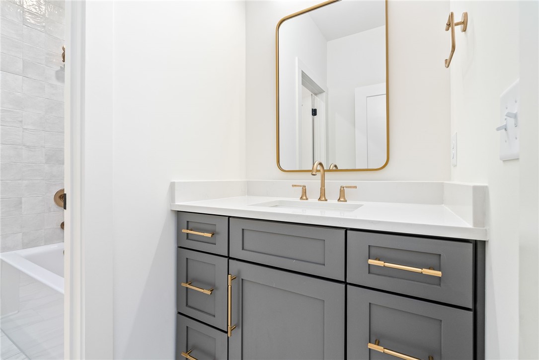 800 SUMMERLIN CIRCLE